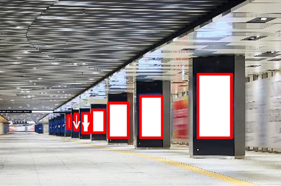 大阪駅前地下道 東⻄通路デジタルサイネージジャック47