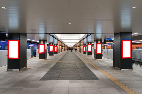 阪神 梅田デジタルサイネージ